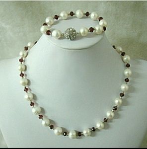 Freshwater Pearl Necklace & Bracelet